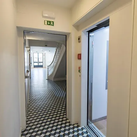 Urban Chic In The Heart Of Historic Apartament *