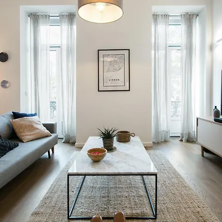 Urban Chic In The Heart Of Historic * Lizbona